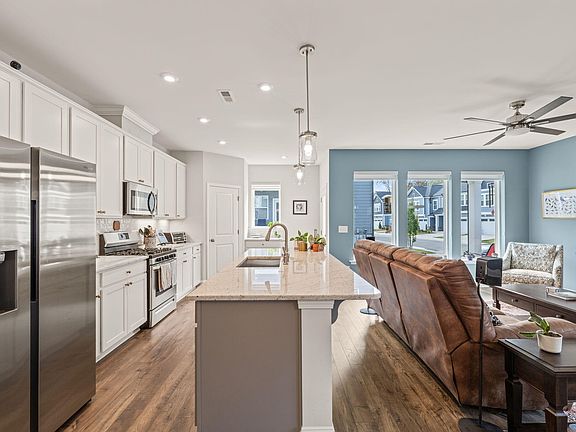 3rd image of 6527 Amber Springs Dr