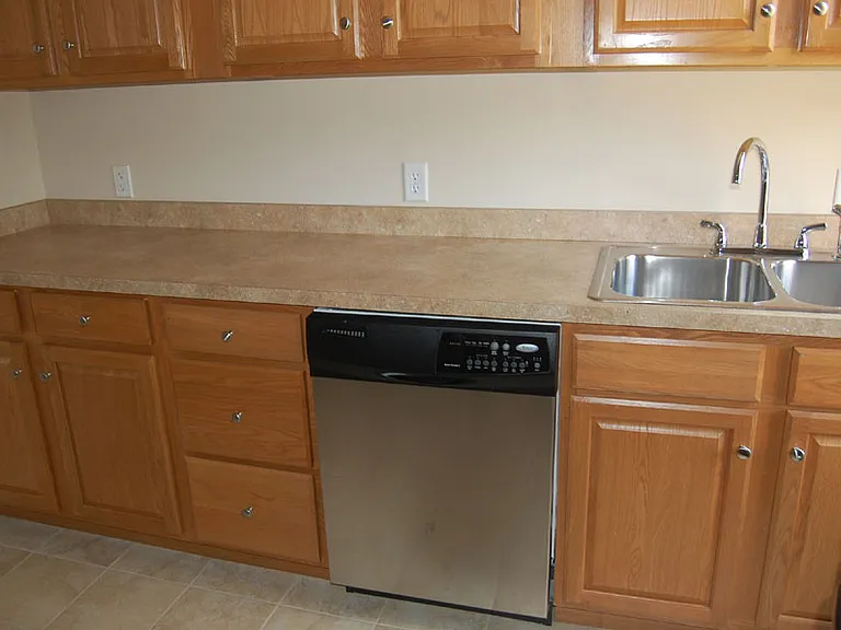411 Seiler Ave — Photo 3