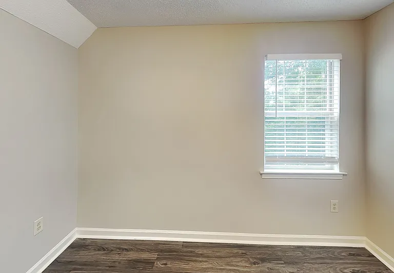125 Azalea Dr — Photo 9