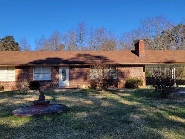 2865 Bethabara Rd, Winston Salem, NC 27106