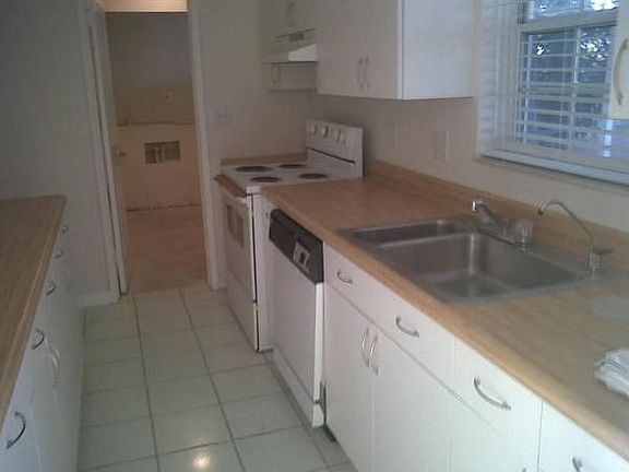 4th image of 4120 NE 2nd Ave