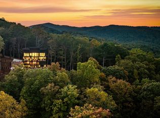 321 Skylight Dr, Blue Ridge, GA 30513