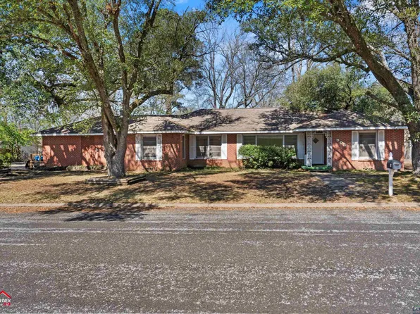 903 Camp St, Kilgore, TX 75662