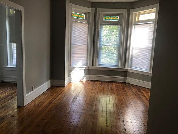 2nd image of 1627 W Grace St APT 2