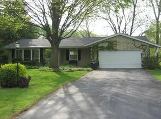 19305 Cromwell Ct E, Brookfield, WI 53045