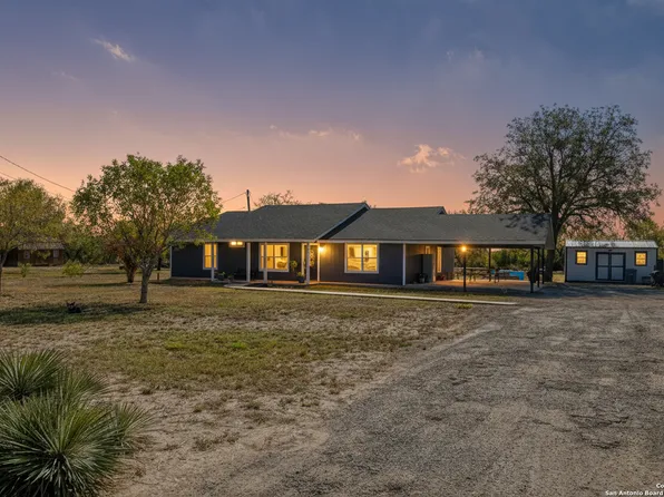 1459 Westward Trail, Uvalde, TX 78801