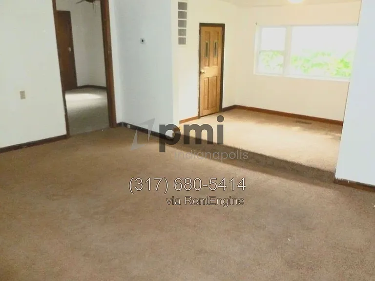 315 E 11th St — Photo 9
