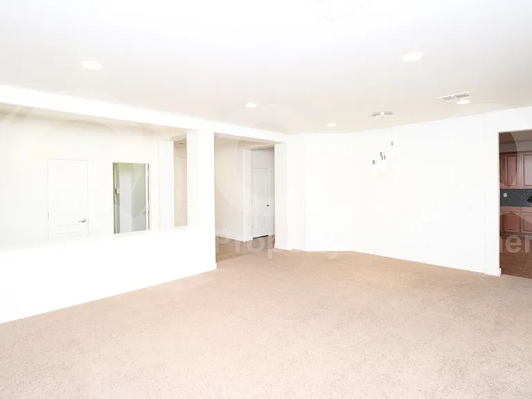 4535 S Ellesmere St — Photo 7