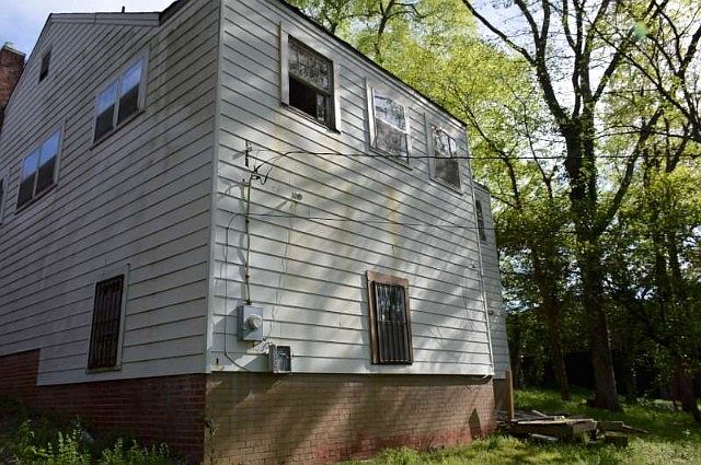 2nd image of 2029 W 26th St