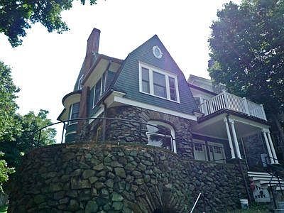 2nd image of 10 Selkirk Rd #8