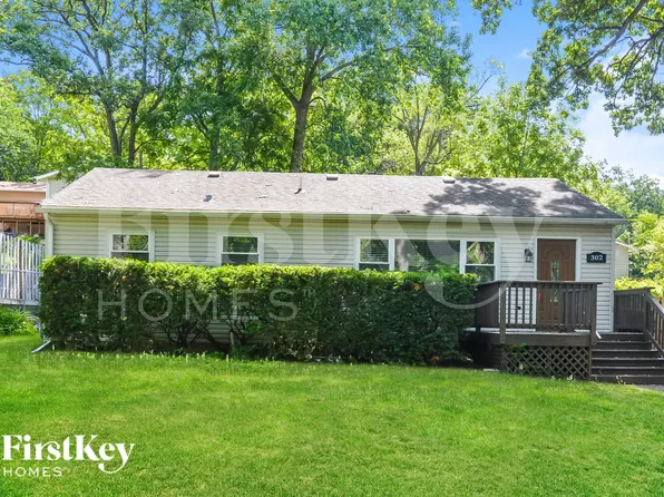 302 Pocahontas Trl, Lake In The Hills, IL 60156