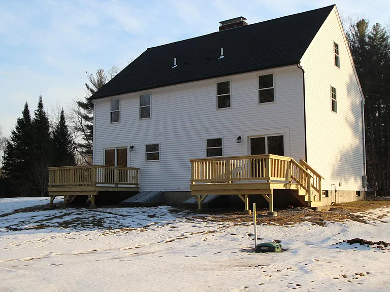 72 Hill Rd #A — Photo 8