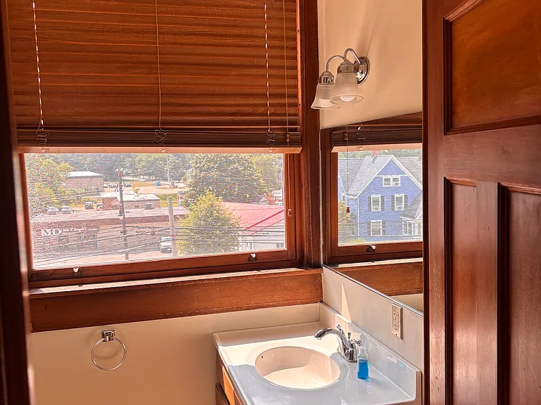 142 Main St E #3W — Photo 12