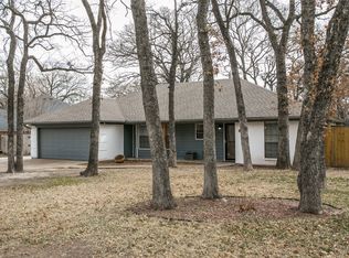 1104 Willow Ridge Dr, Azle, TX 76020