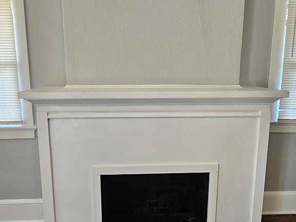 4th image of 2536 Phyllis St