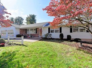 48 Strawberry Ln, Manchester, CT 06040