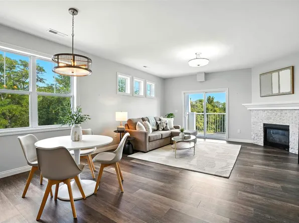 2176 Willenbrock Cir, Iowa City, IA 52245