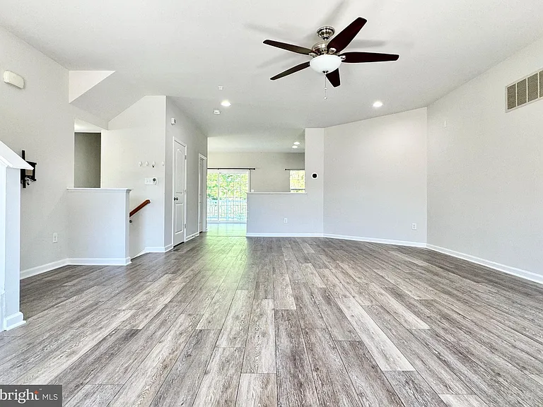 312 Wilkinson Dr #6 — Photo 3
