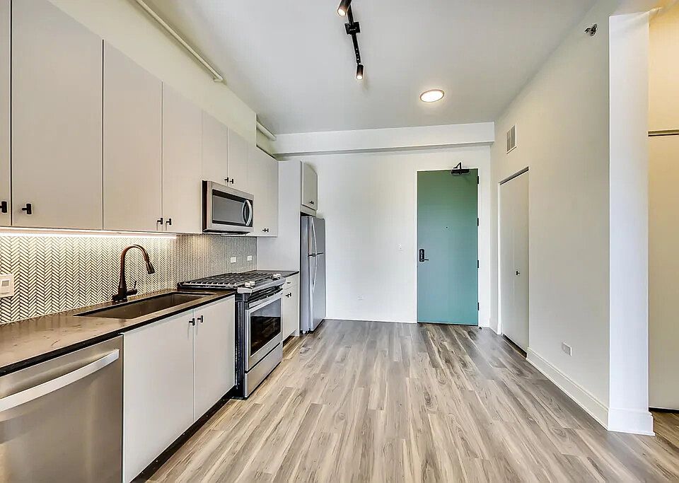 1st image of 1732 N Western Ave #616