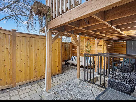 3rd image of 627 NW 44th St #2