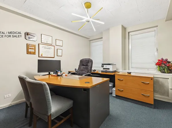 880 5th Ave APT 1J, New York, NY 10021