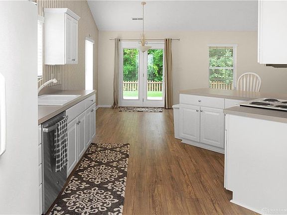 3rd image of 6525 Evergreen Woods Dr
