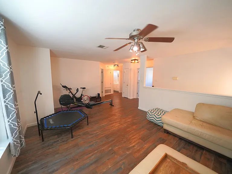 136 Earhart Ln — Photo 30