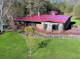 720 Lewison Ln, Viroqua, WI 54665