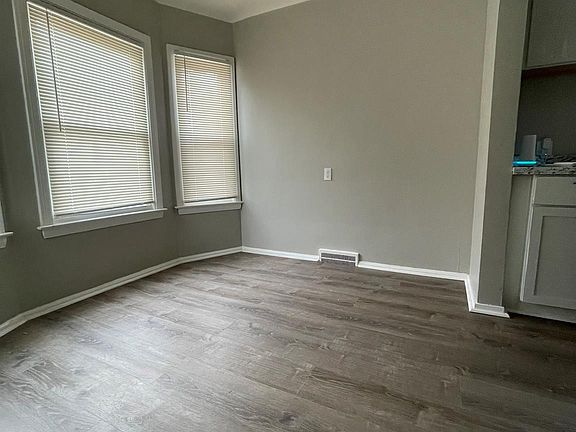 5th image of 16191 Strathmoor St