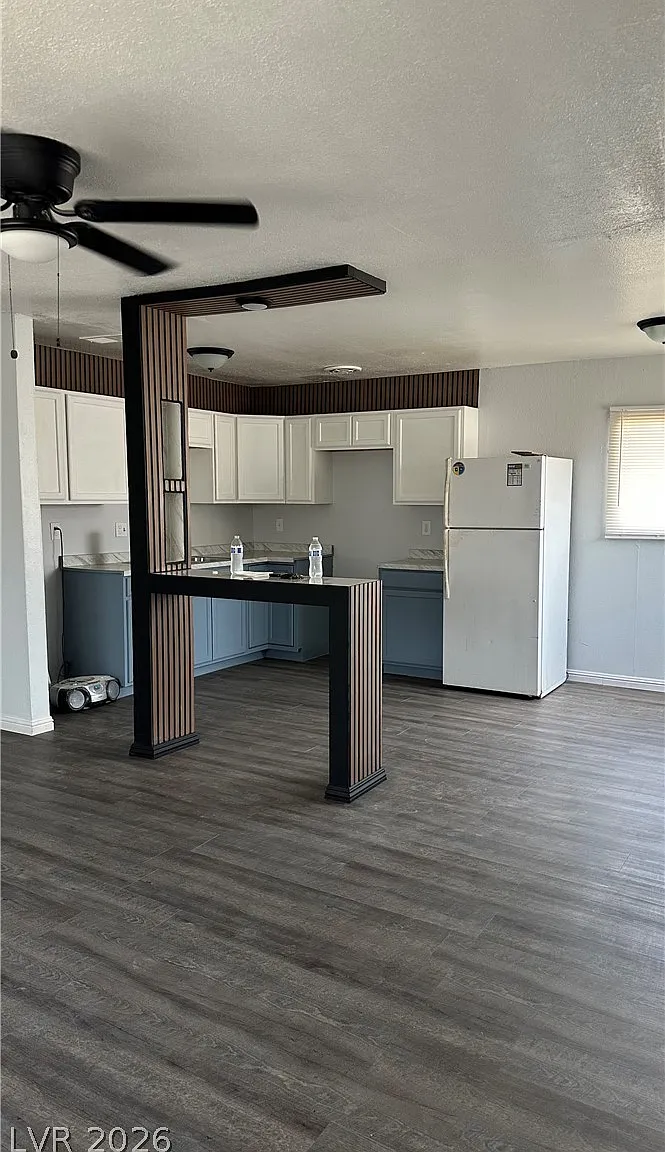 3 bed, 1.0 bath, 874 sqft, $1,650 — Photo 1