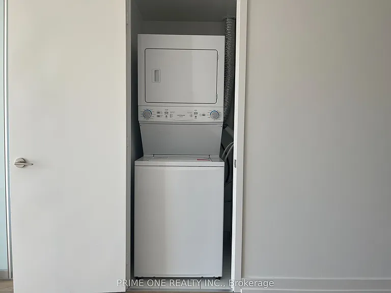 158 Front St E #1114 — Photo 20