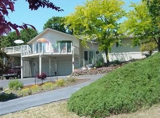 3825 Cherry Ln, Medford, OR