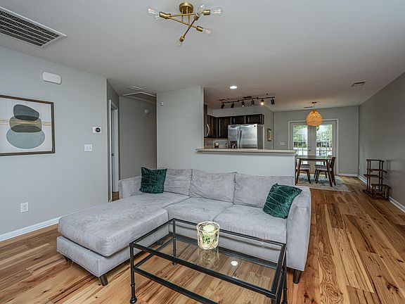 2nd image of 170 Keaton Brook Dr