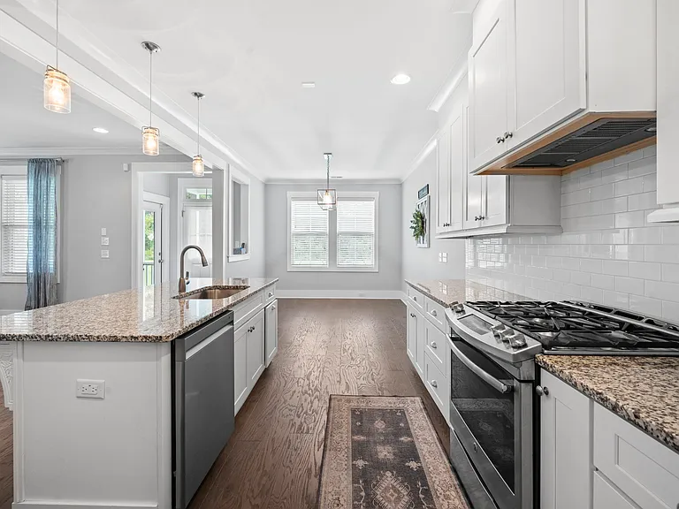414 Hamlet Cir — Photo 15