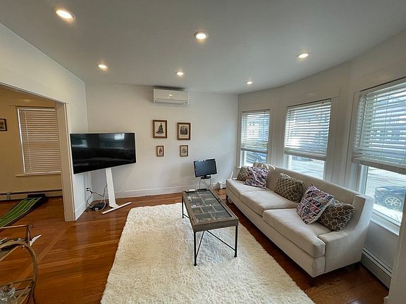 2nd image of 47 Dartmouth St #45