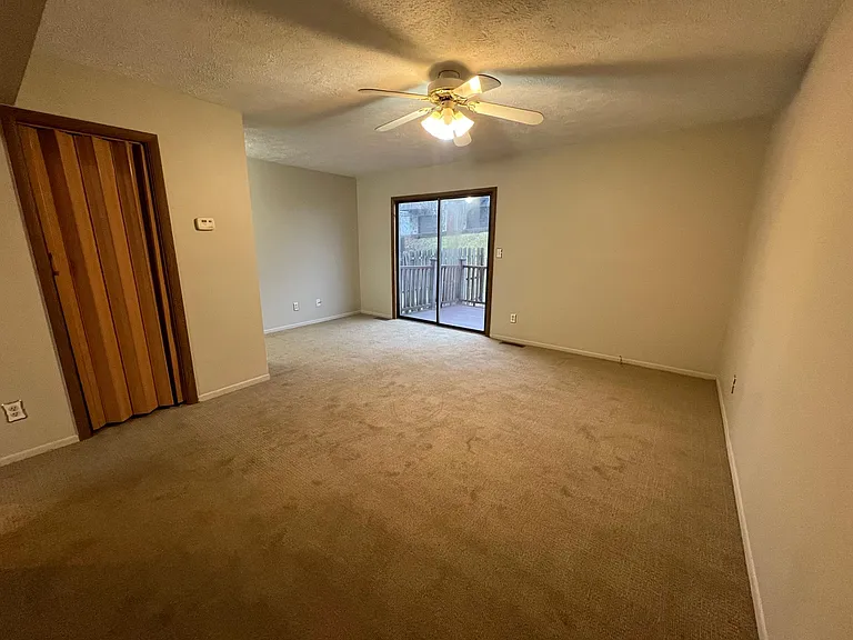 300 Cedarstone Rd — Photo 10