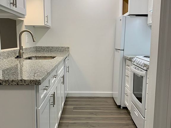 2nd image of 1010-1040 Lansford Dr SE #1020