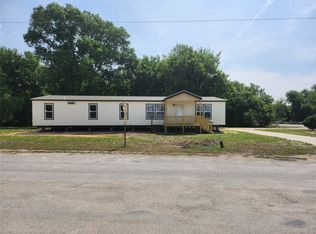 104 Beaver Creek Dr, Azle, TX 76020