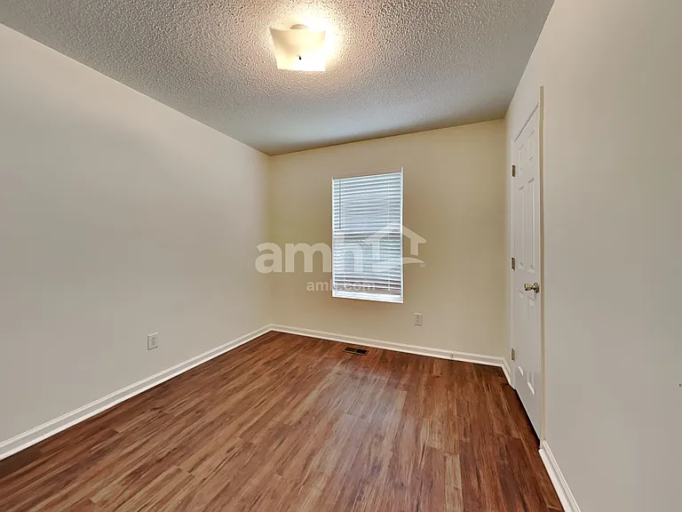 221 Dogwood Ave — Photo 9