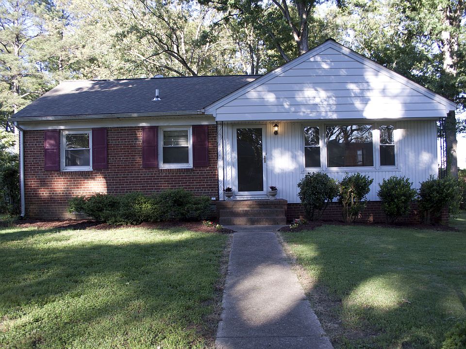 1st image of 3005 Manor Dr