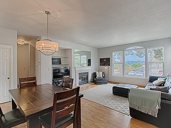3rd image of 200 W Cliff Dr Unit 33