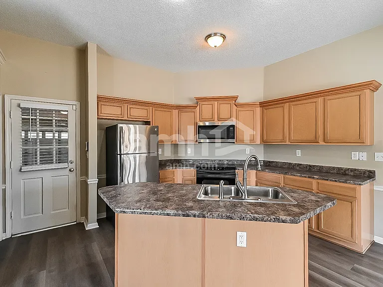 5216 Rockyford Ln — Photo 4