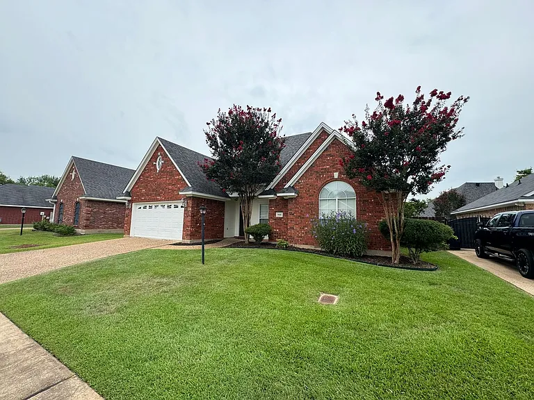 9080 Southern Charm Dr — Photo 2
