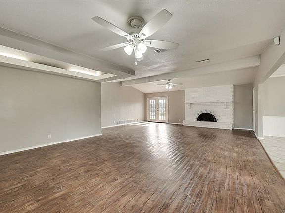 3rd image of 2816 Mollimar Dr