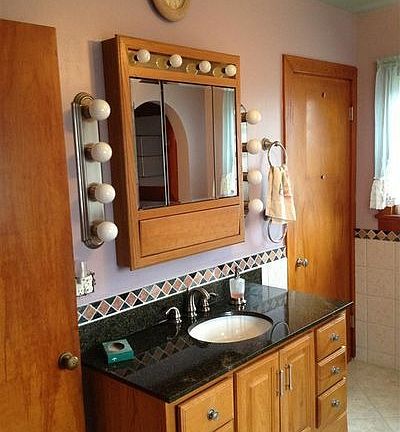 2nd image of 1581 Globe St