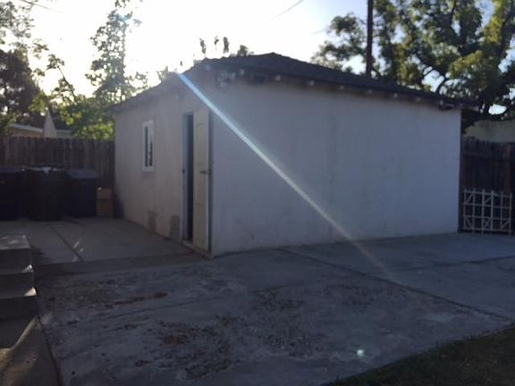 detached two-car garage