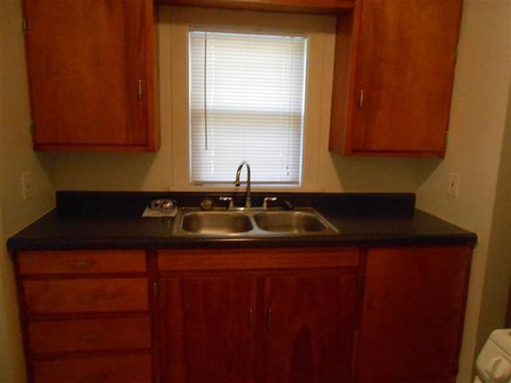 4th image of 7220 W 136th Ln