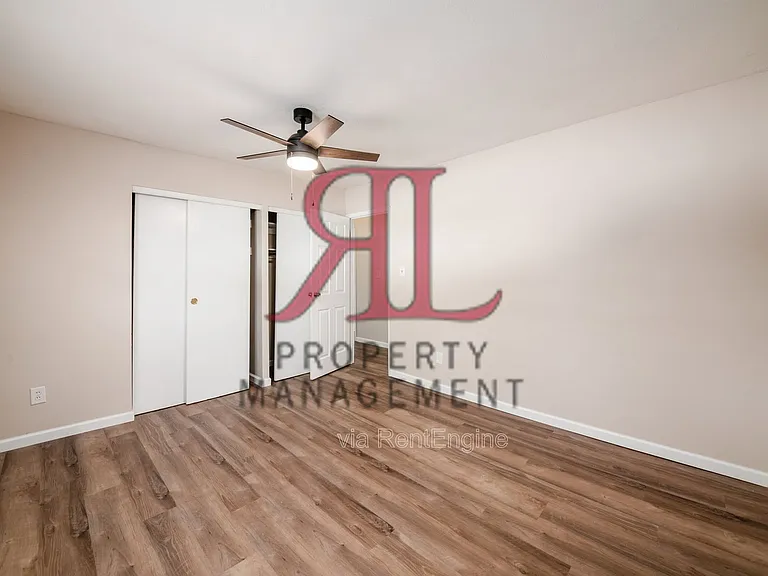 998 Hillery Rd — Photo 15