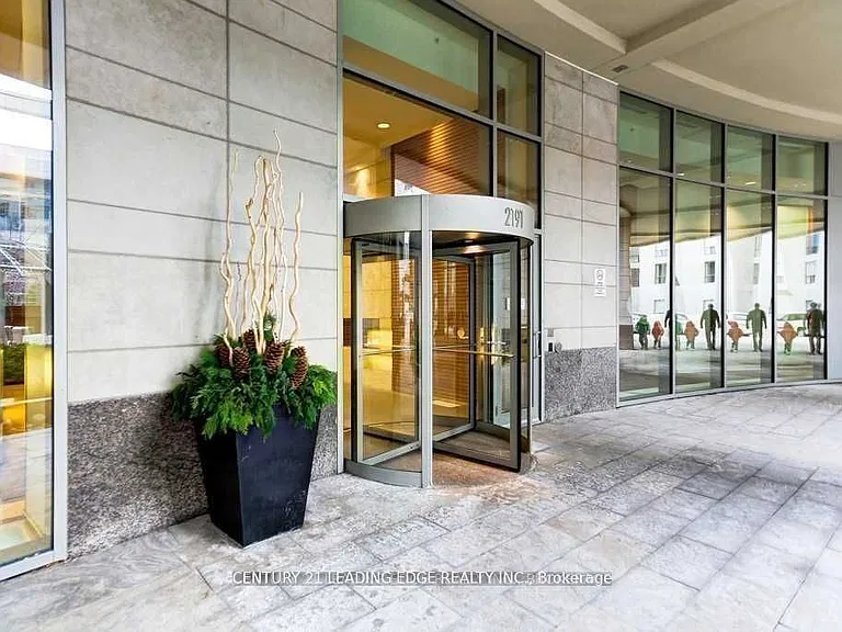 2191 Yonge St #1207 — Photo 3