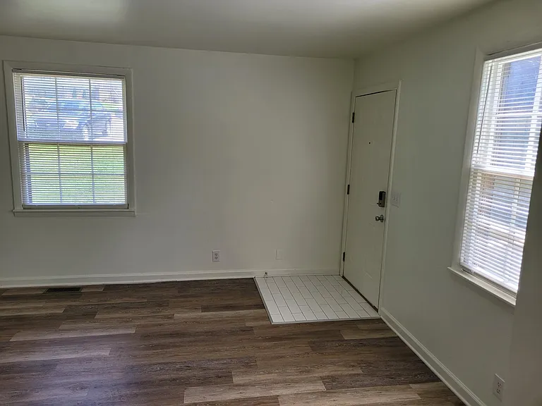 2302 Dalebrook Ct — Photo 10